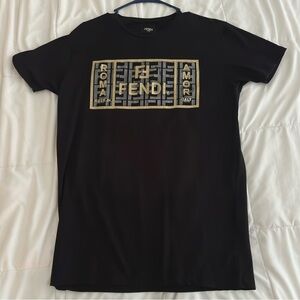 Fendi Roma FF Logo Spell Out Men’s Black Short Sleeve T Shirt Size Medium